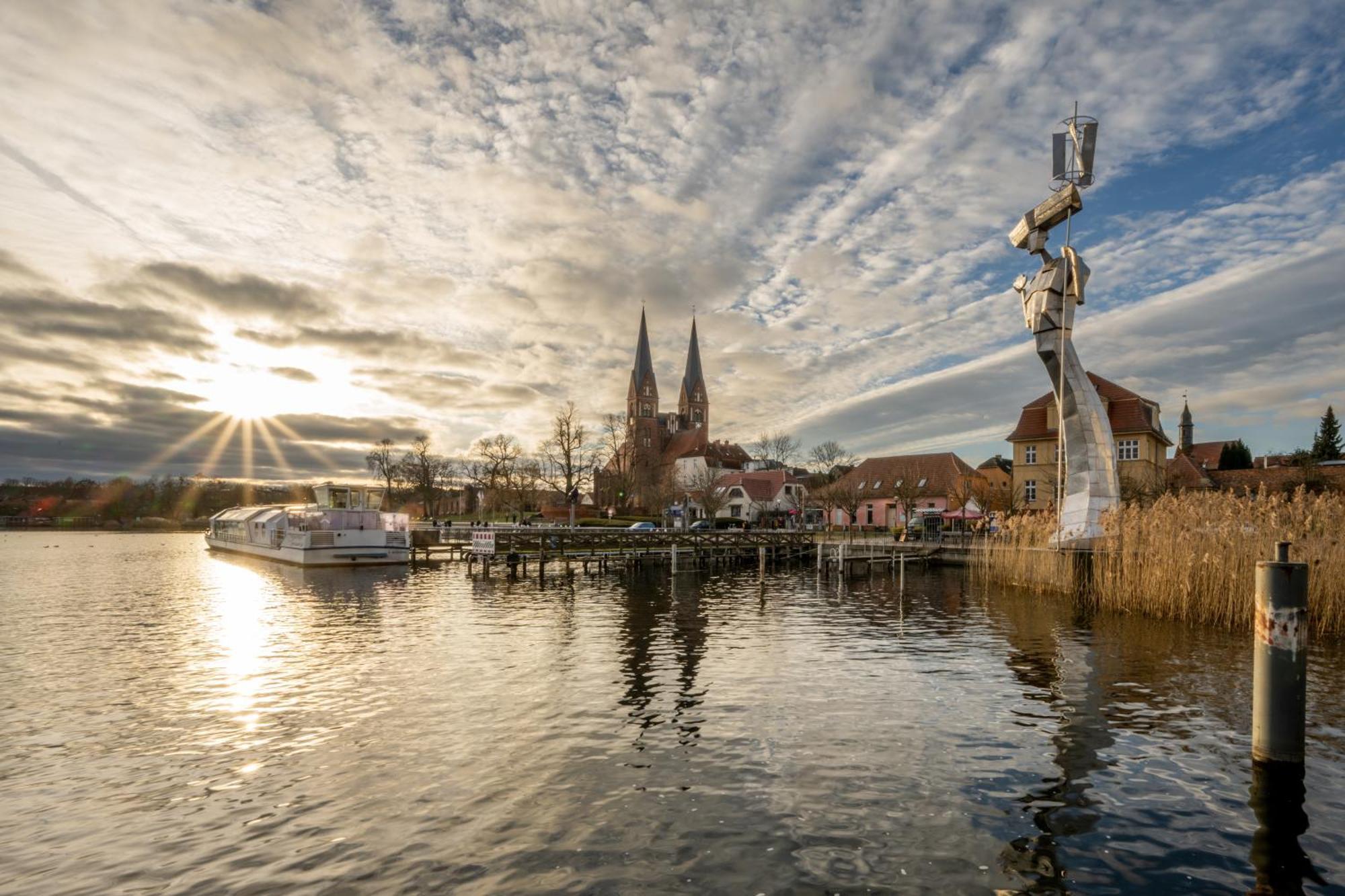 Altstadtidyll Neuruppin Stilvolle Ferienwohnung Im Herzen Der Stadt Екстериор снимка